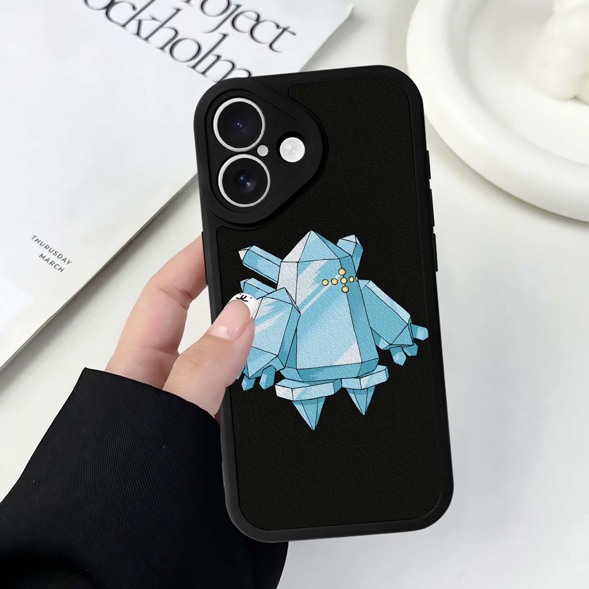 （画像用） ポケットモンスター Pokémon 【iPhone 16シリーズ対応】シリコンスマホケース（レザー調） 材質：シリコン